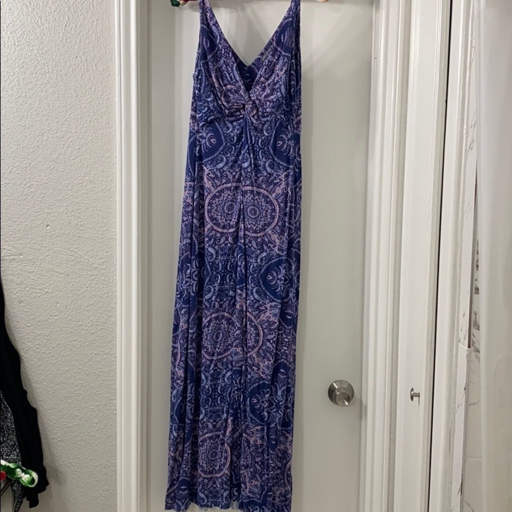 A pea in the pod maternity maxi dress